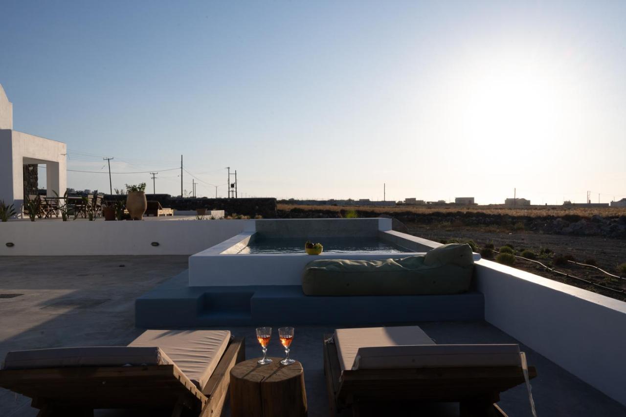 Oia Kissiri - Private Pool Villas Exteriör bild