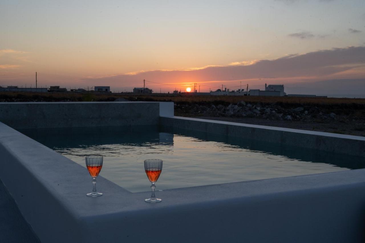 Oia Kissiri - Private Pool Villas Exteriör bild